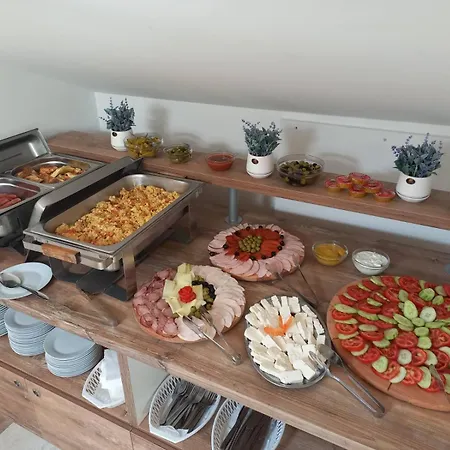 Vucja Reka * Crni Vrh